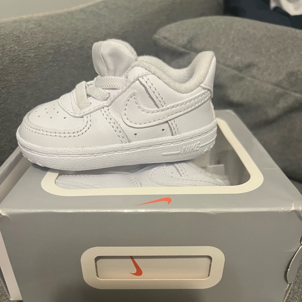 Nike crib shoe